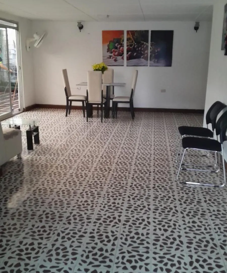 Hostal- Ciudad Jardin Μπαρρανκίγια
